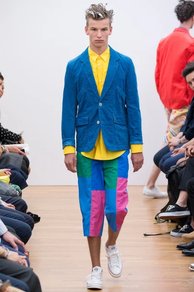 Look 19
